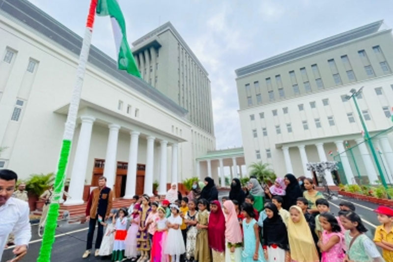 AIMIM LEADER AKBAR OWAISI Owaisi brothers hoist Tricolour in Hyderabad