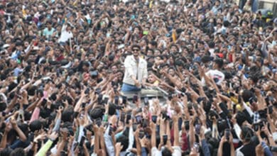 Dongri Streets Filled with Fans as Local Lad Munawar Returns Home Victorious with Trophy