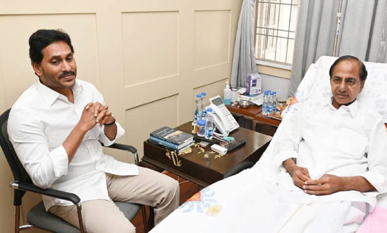 Andhra CM Jagan calls on KCR