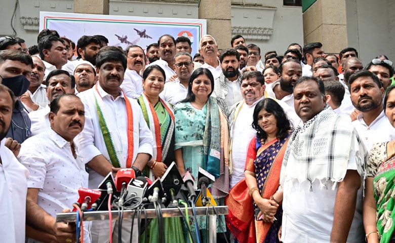 Hyderabad Deputy Mayor leaves BRS, joins Congress