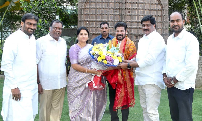 Hyderabad Deputy Mayor calls on CM Revanth Reddy, may quit BRS