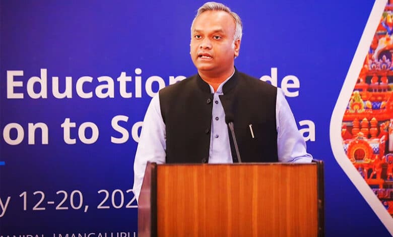 Karnataka IT Minister Backs US Consulate in Bengaluru Boost for Tech Workers and Students Karnataka IT Minister Backs US Consulate in Bengaluru: Boost for Tech Workers and Students