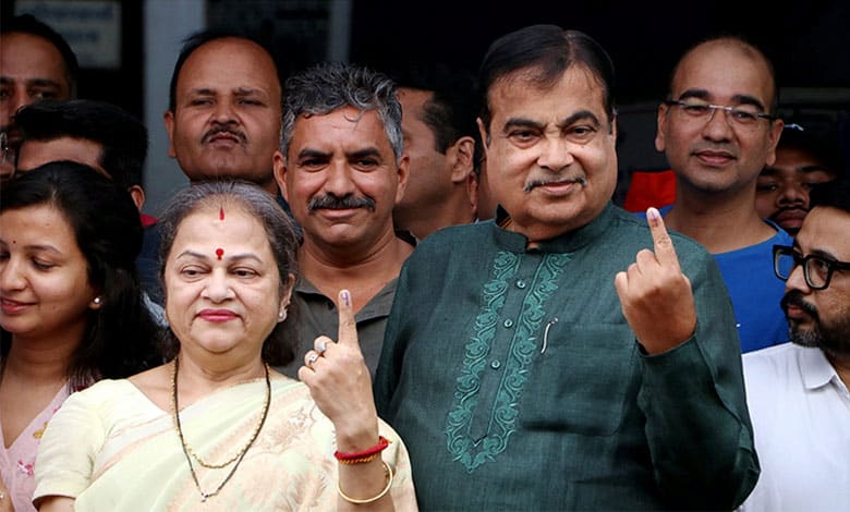 Voting underway in Maharashtra's five Lok Sabha seats