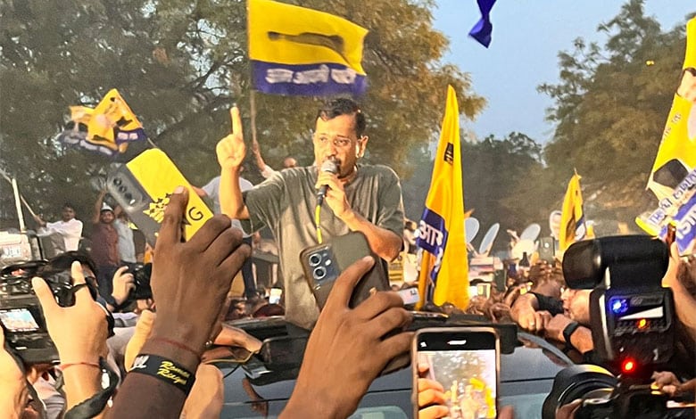 Back among his supporters, Kejriwal says 140 cr people have to fight against dictatorship