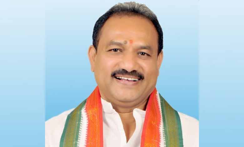 Congress MLC criticizes BRS for staging protests in support of farmers