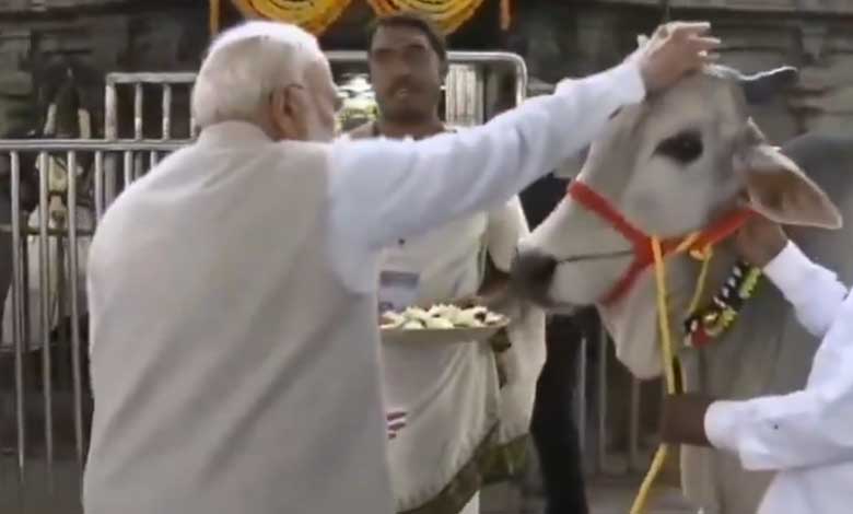 PM Modi visits Vemulawada temple in Telangana