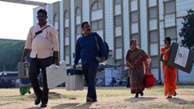 Thousands from Hyderabad head to Andhra Pradesh for voting