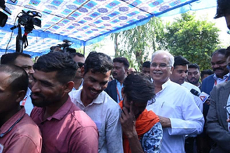 Lok Sabha polls: Delhi records 8.94 pc turnout in first two hours, highest in Northeast Delhi seat