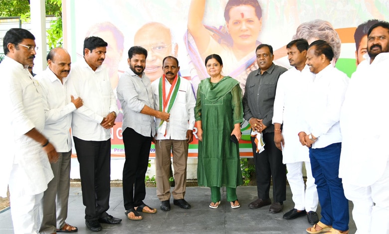 Another BRS MLA joins Congress, sixth in four months