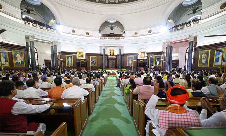 Narendra Modi elected as leader of NDA Parliamentary party, felicitated by allies