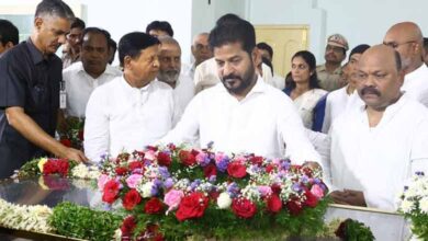 Telangana CM pays homage to senior Congress leader Srinivas