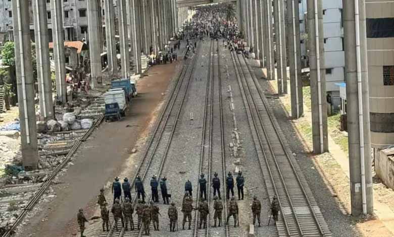 Curfew extended in Bangladesh as top court is set to rule on job quotas that sparked deadly unrest: Video