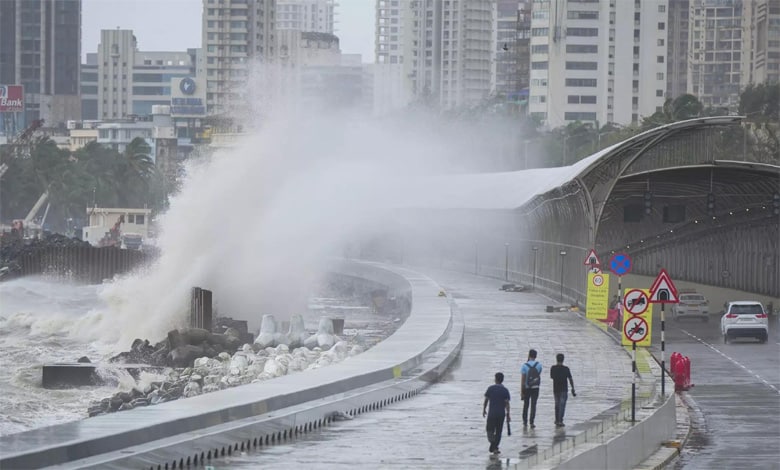 Maharashtra News | Torrential rain claims 15 lives in state; Army, boats pressed into service in Pune