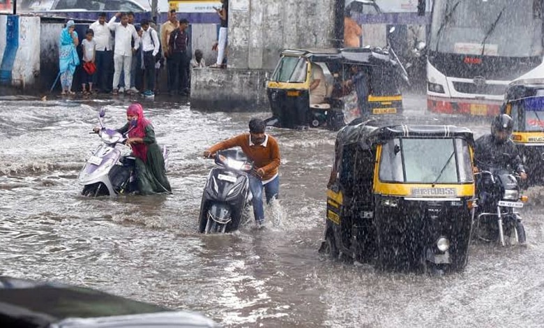 MAHA RAIN 3 Maharashtra News | Torrential rain claims 15 lives in state; Army, boats pressed into service in Pune