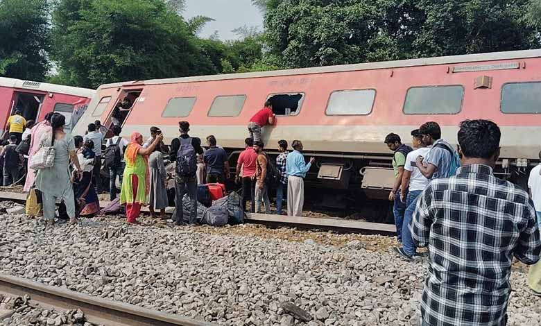 Chandigarh-Dibrugarh Express derails near Gonda in Uttar Pradesh, four killed: Video