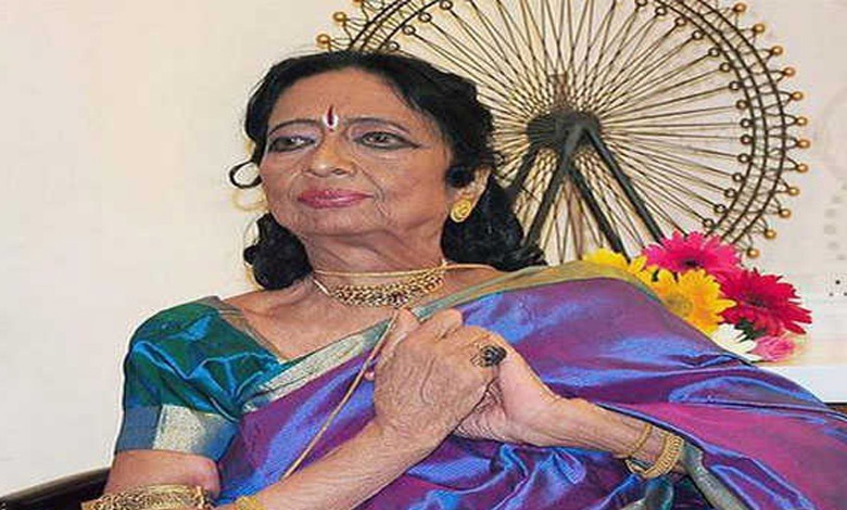 Telangana CM condoles death of Yamini Krishnamurthy