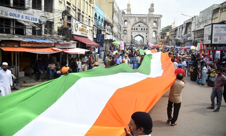 Independence Day | Record-Breaking 5,400-Foot Flag Rally at Charminar