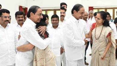 Telangana News | BRS MLC Kavitha meets father KCR, celebrations as party leaders gather