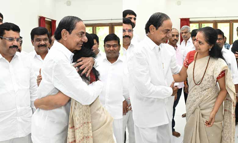 Telangana News | BRS MLC Kavitha meets father KCR, celebrations as party leaders gather