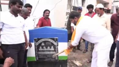 Andhra News | MLA Sheikh Nazeer Ahmed vandalises plaques (Video)