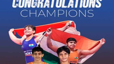 Priyanka congratulates women wrestlers for gold at U-17 World Championships