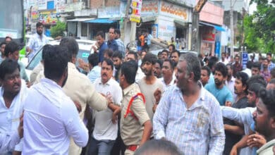 Telangana News | Congress Workers Attack Harish Rao, BRS Workers Injured in Khammam