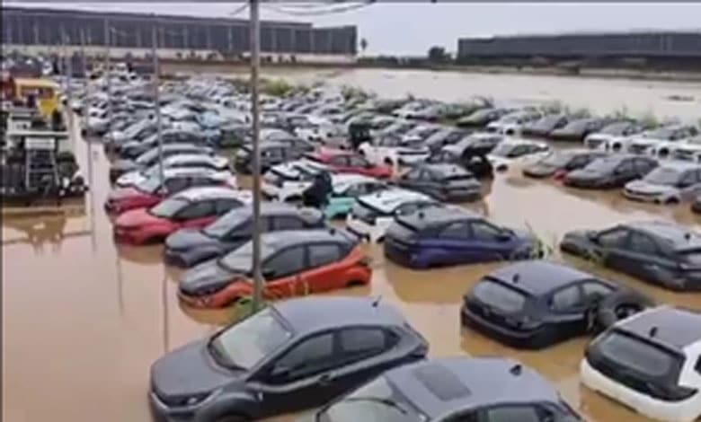 Andhra News | Hundreds of cars submerged in flood-battered Vijayawada