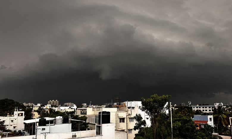 Telangana Rain News | Red Alert Issued for 11 Districts