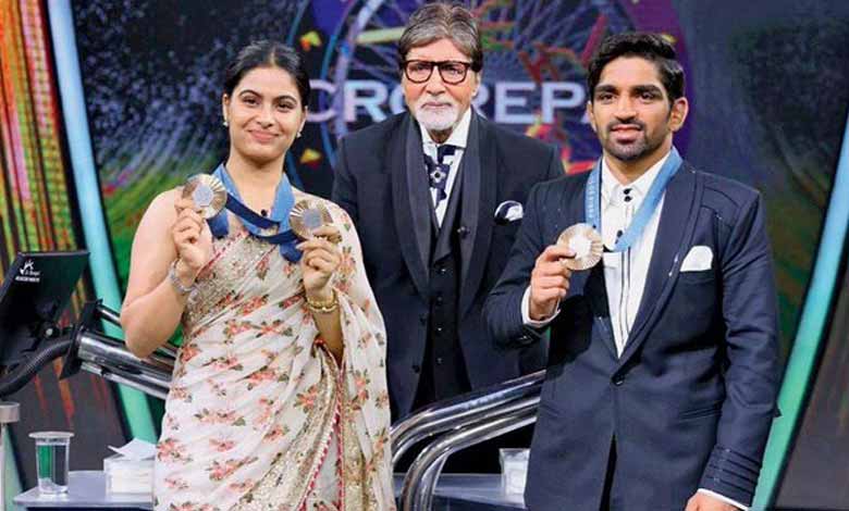 Amitabh Bachchan learns secrets of shooting from Manu Bhaker