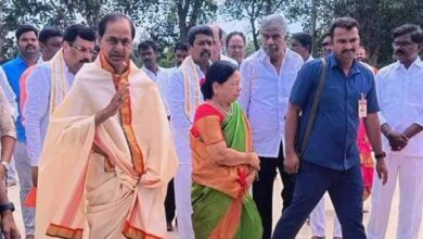 Telangana News | KCR and His Wife Perform Special Pooja at Erravelli Residence