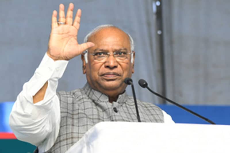 No one should retire in politics: Mallikarjun Kharge