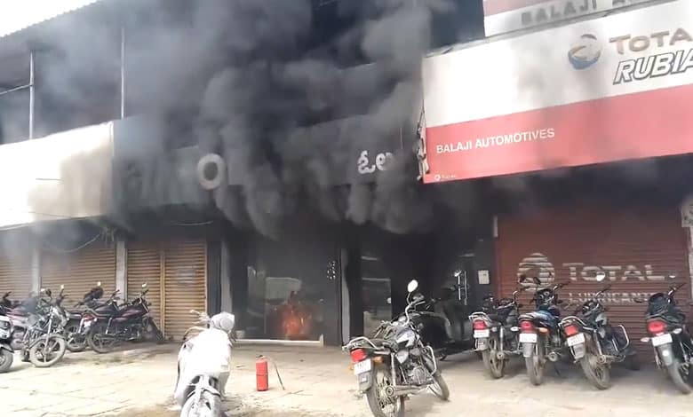 Man Sets Ola Showroom on Fire in Karnataka Over Unrepaired Scooter