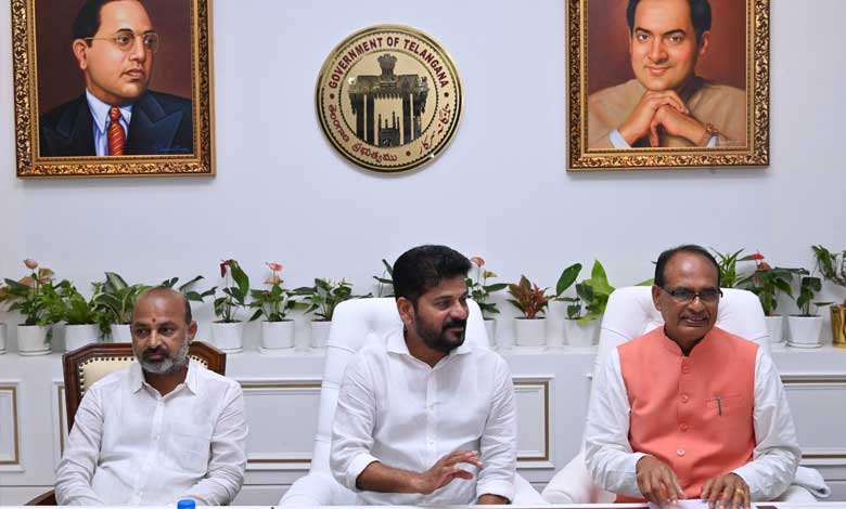 Telangana News | CM Revanth, Union Minister Shivraj Singh Chouhan Discuss Flood Relief at Secretariat