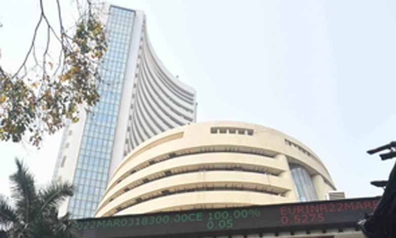 Sensex closes down by 398 points, Tata Motors and SBI top losers