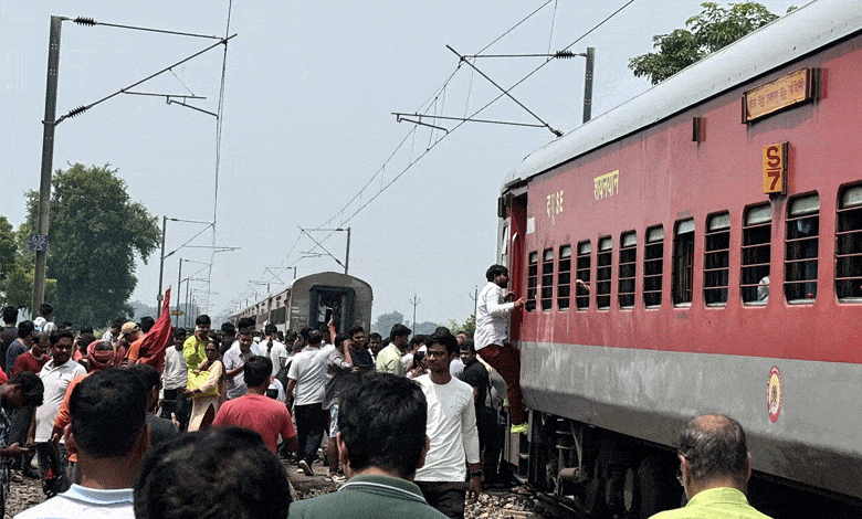 Coupling of Magadh Express breaks, train splits into two near Bihar's Buxar