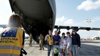 Australians told to leave Israel while flights remain available