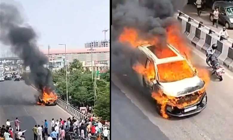 Car Engulfed in Flames Rolls Forward on Jaipur-Ajmer Road, No Injuries Reported