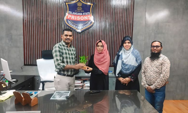 SP Prisons Nawab Shiva Kumar Goud Congratulates Humera Begum on DSC Success