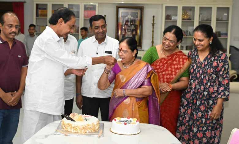 Family Celebrates KCR's Wife Shobhamma's Birthday with Cake Cutting Ceremony