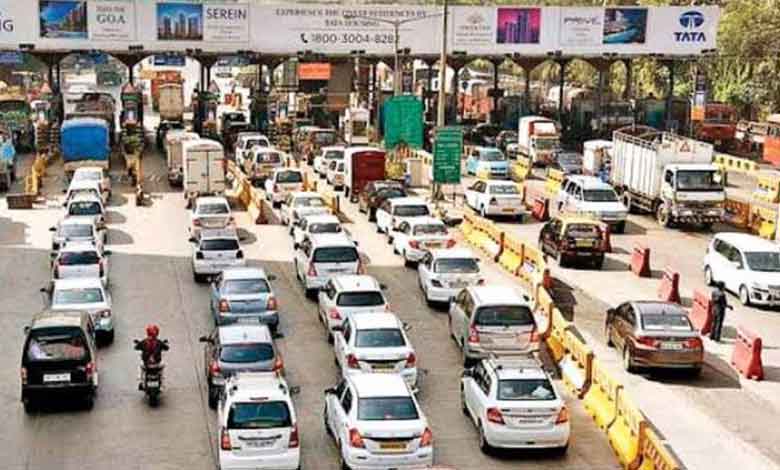 Maha Govt announces toll waiver for light motor vehicles entering Mumbai