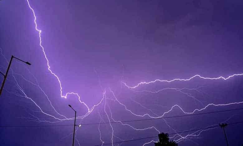 Telangana News | Thunderstorm with lightning and gusty winds likely in next 24 hrs: Met