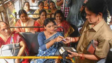 YS Sharmila travels in bus, reminds CM Naidu of poll promise