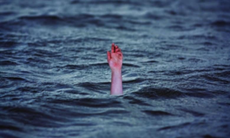 Telangana man pushes his children in lake, jumps to death