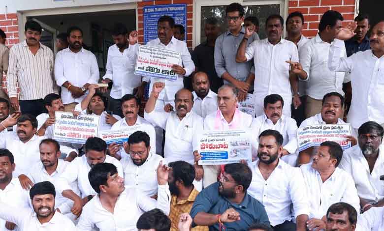 Ex-sarpanches in Telangana stage protest over pending bills