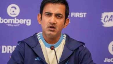 Gambhir doesn't have right demeanour nor the words to interact with press: Manjrekar