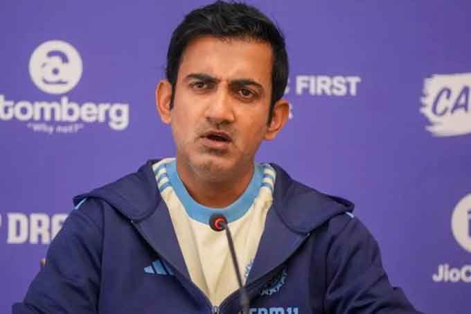 Gambhir doesn't have right demeanour nor the words to interact with press: Manjrekar