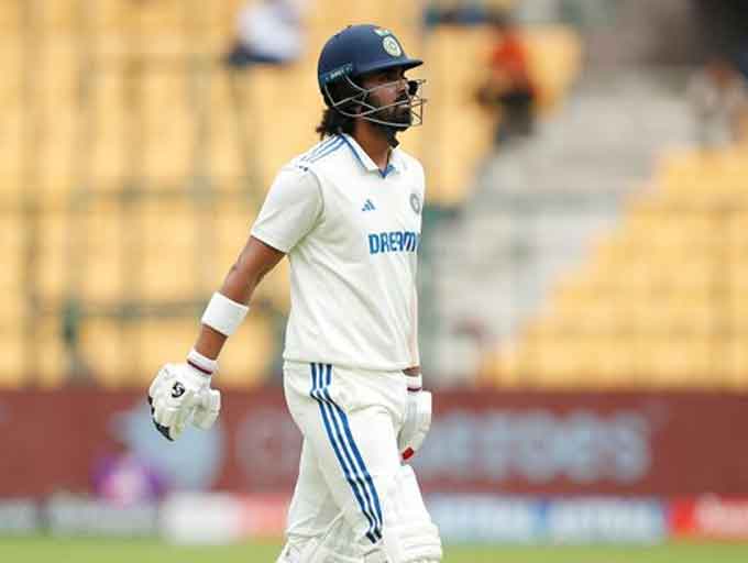 Rahul, Easwaran fail to leave mark as India A reduced to 73/5, after Harris makes 74