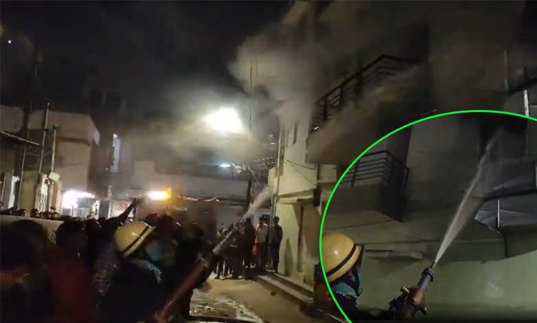 Fire Breaks Out in Apartment at Mir Chowk, Old City