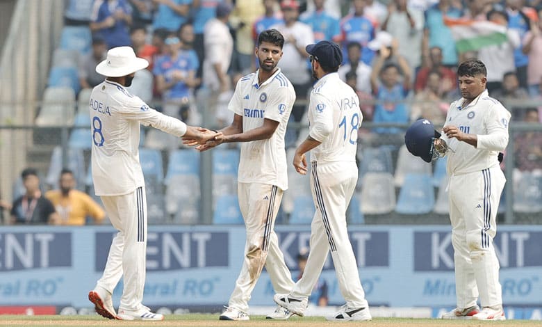 Washington Sundar's twin strikes help India keep New Zealand at 92/3 at lunch on day one, 3rd Test