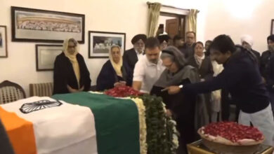 Sonia Gandhi, Rahul, Kharge pay tributes to former PM Manmohan Singh